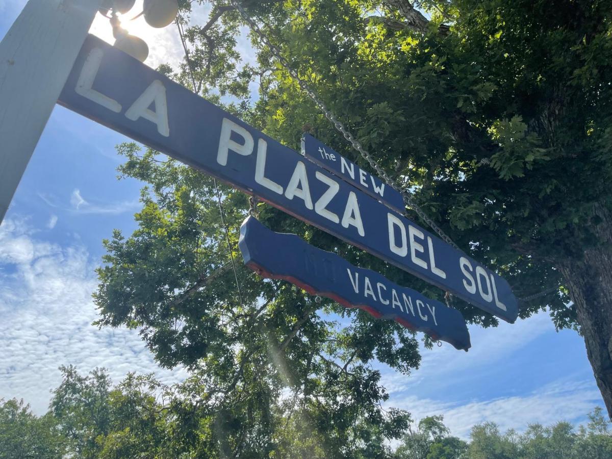 La Plaza Del Sol Motel 마시피 외부 사진